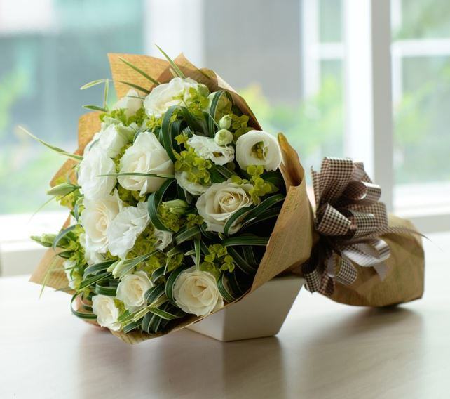 Hình ảnh bó hoa hồng trắng đẹp