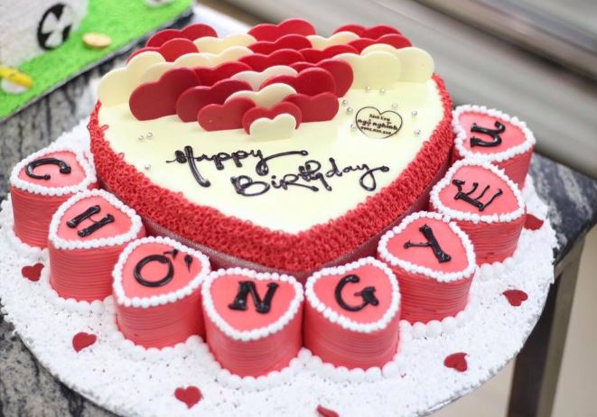 Ảnh bánh sinh nhật hình trái tim đẹp độc đáo