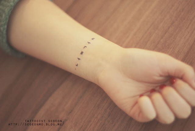 8a51641886cf1d8bd1758c8add9d7140 Hình xăm nhỏ dễ thương, hình xăm nhỏ đẹp cho Nữ & Nam